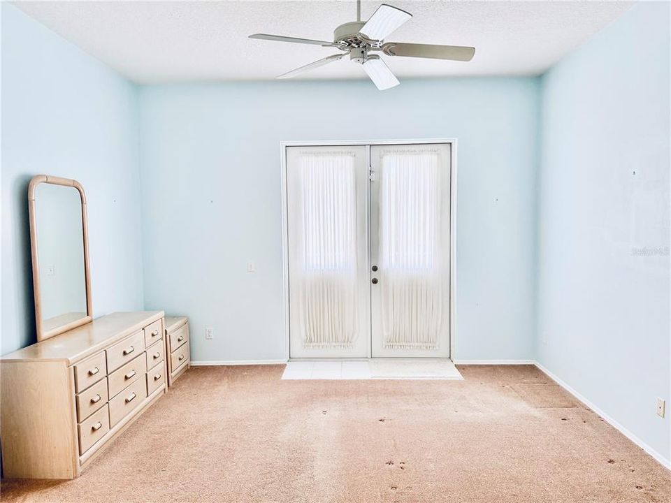 For Sale: $549,900 (3 beds, 2 baths, 2039 Square Feet)