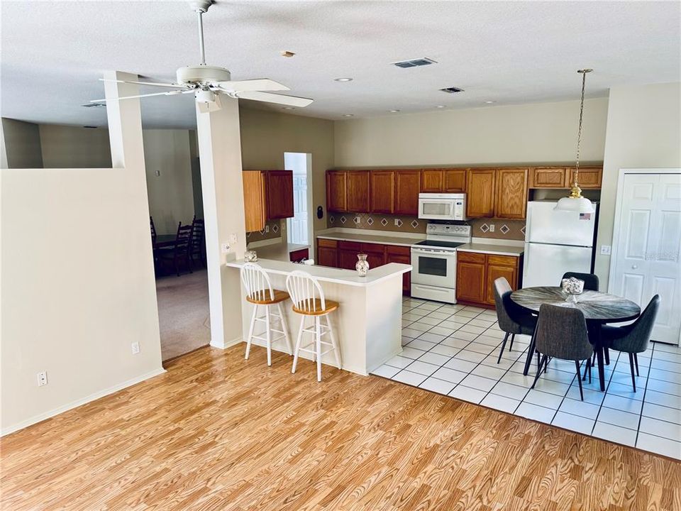 For Sale: $549,900 (3 beds, 2 baths, 2039 Square Feet)