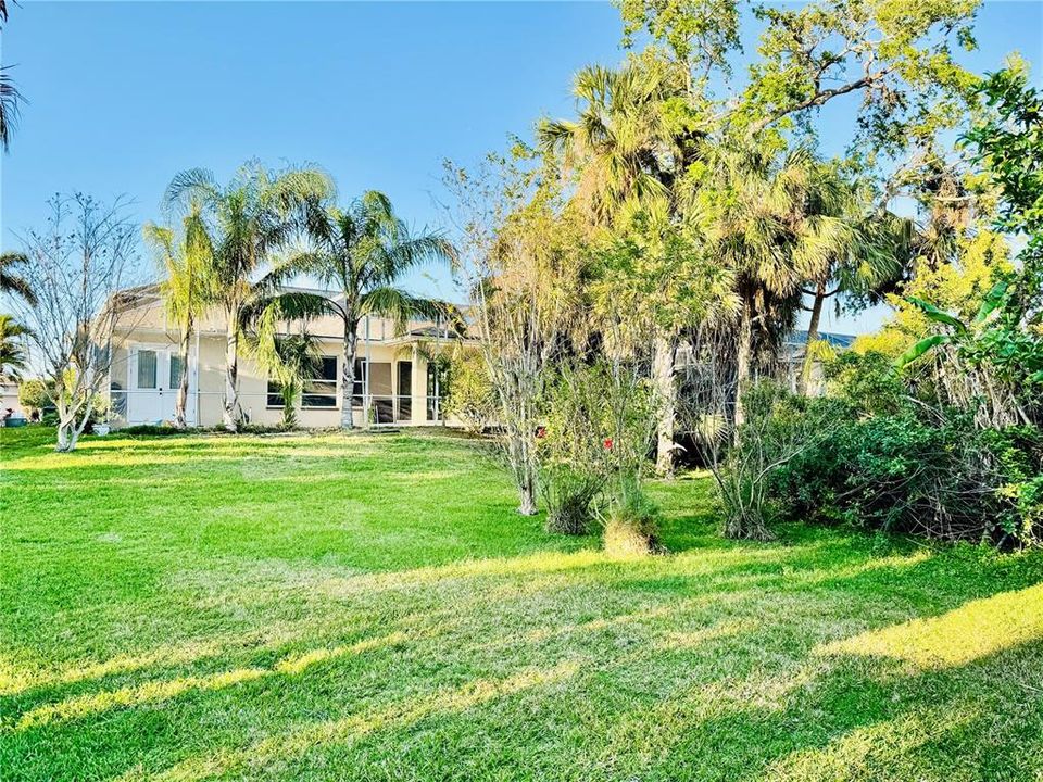 For Sale: $549,900 (3 beds, 2 baths, 2039 Square Feet)