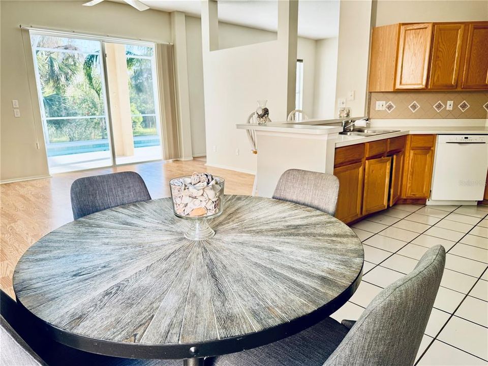 For Sale: $549,900 (3 beds, 2 baths, 2039 Square Feet)