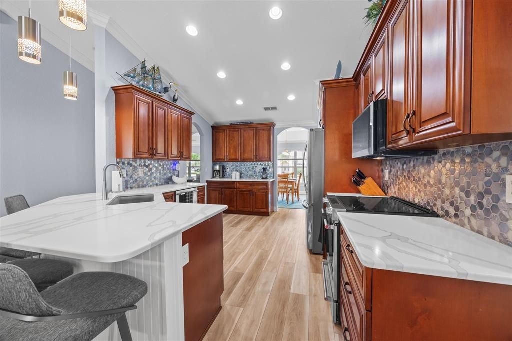 Active With Contract: $433,000 (3 beds, 2 baths, 1959 Square Feet)