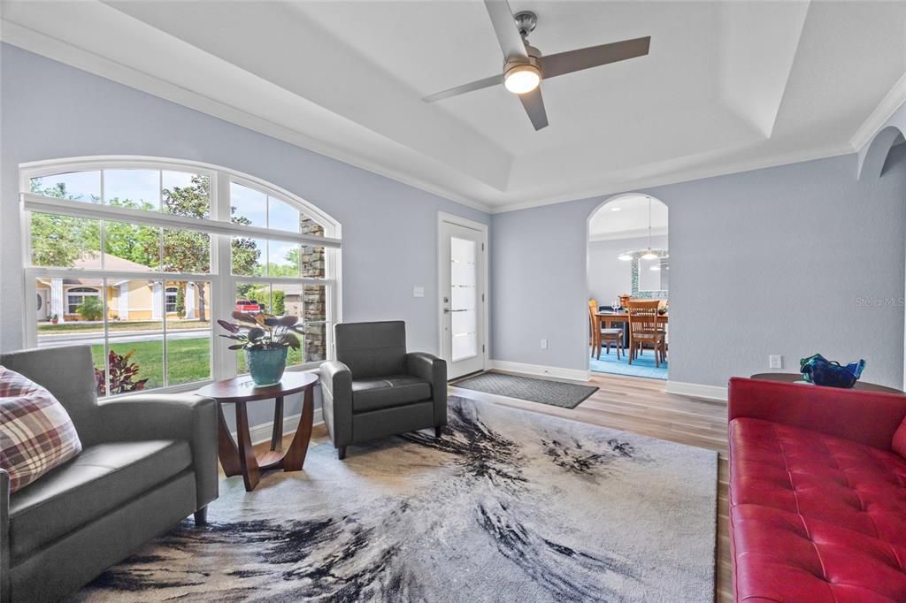 Active With Contract: $433,000 (3 beds, 2 baths, 1959 Square Feet)