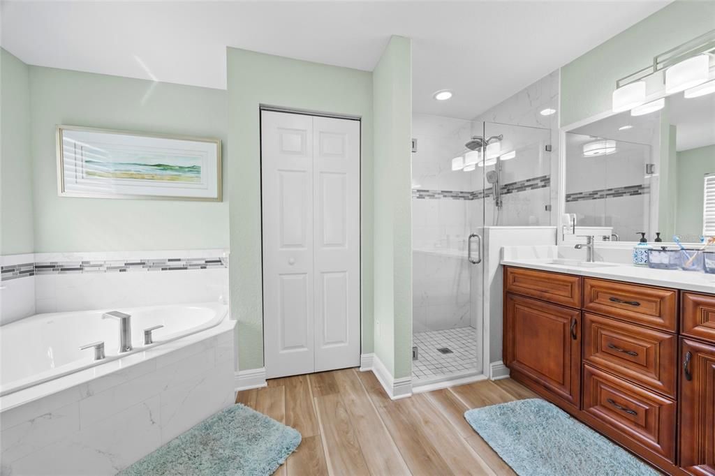 Active With Contract: $433,000 (3 beds, 2 baths, 1959 Square Feet)