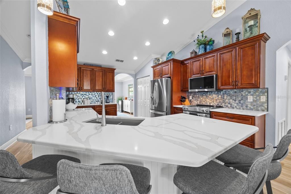 Active With Contract: $433,000 (3 beds, 2 baths, 1959 Square Feet)