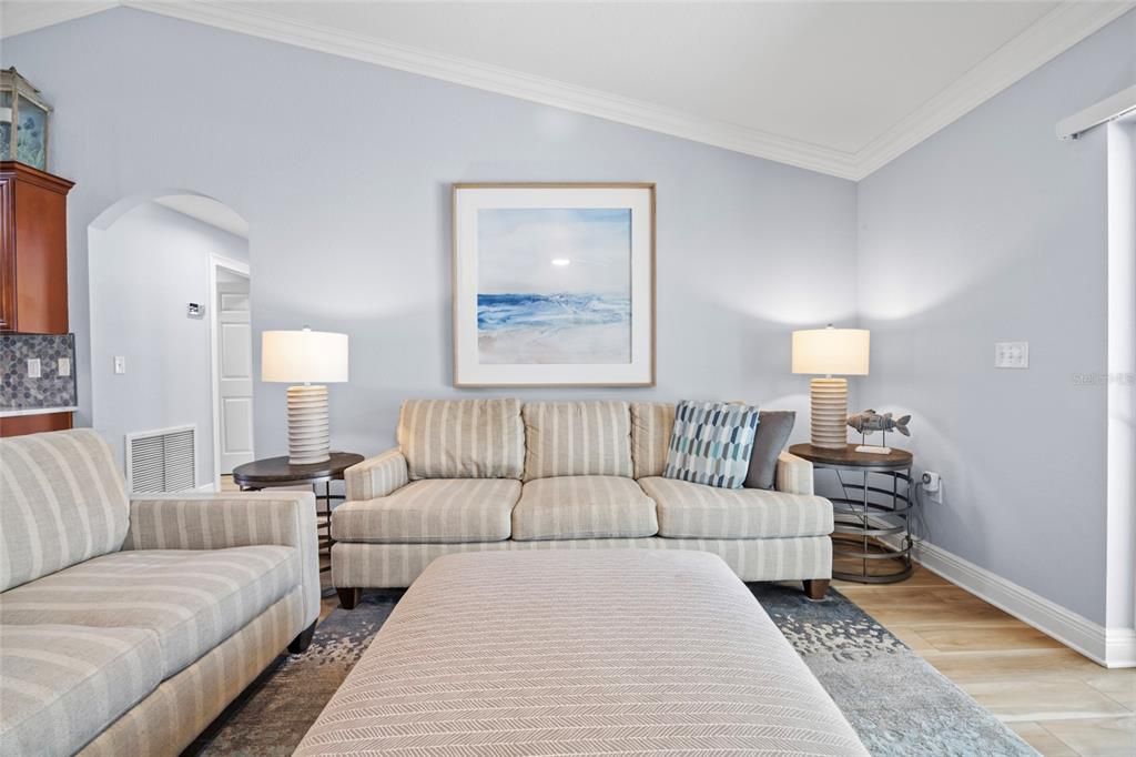 Active With Contract: $433,000 (3 beds, 2 baths, 1959 Square Feet)