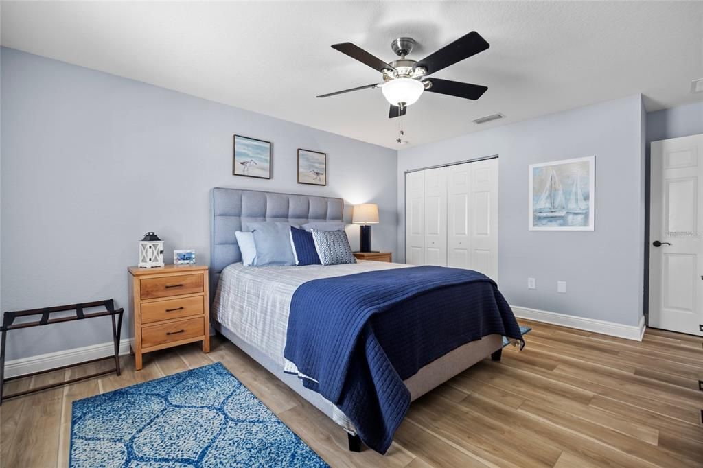 Active With Contract: $433,000 (3 beds, 2 baths, 1959 Square Feet)