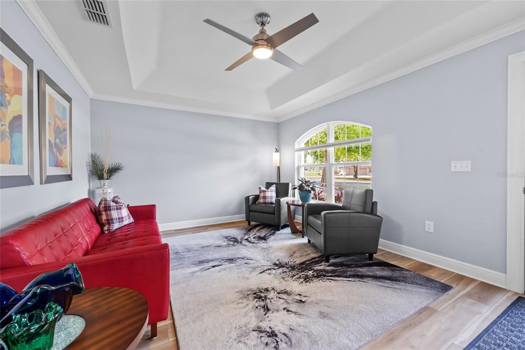 Active With Contract: $433,000 (3 beds, 2 baths, 1959 Square Feet)