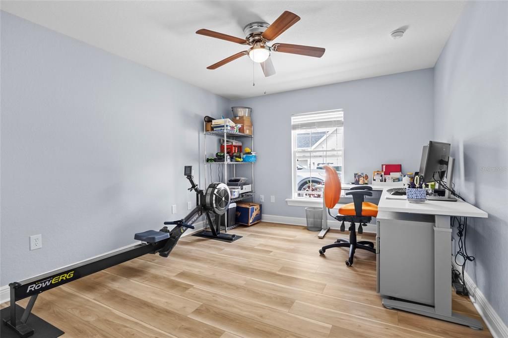 Active With Contract: $433,000 (3 beds, 2 baths, 1959 Square Feet)