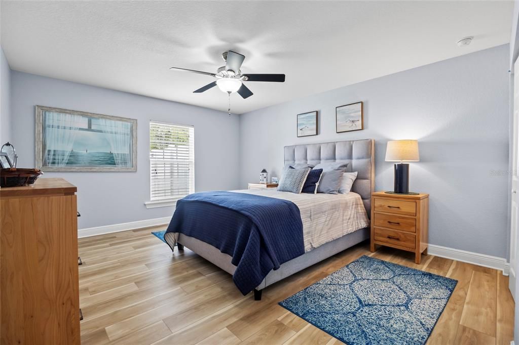 Active With Contract: $433,000 (3 beds, 2 baths, 1959 Square Feet)