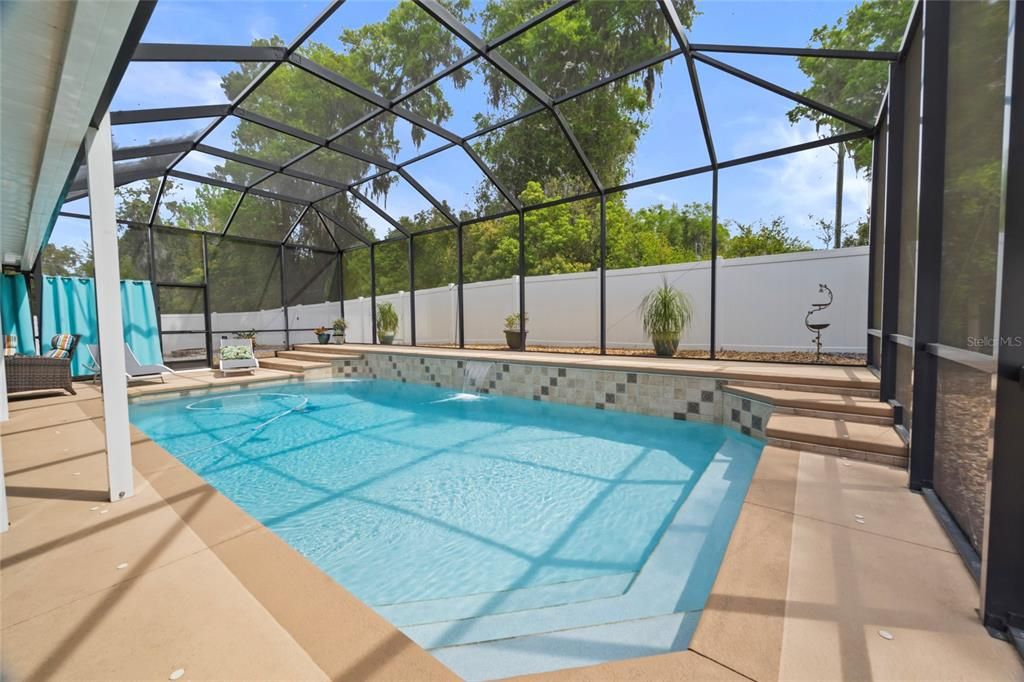 Active With Contract: $433,000 (3 beds, 2 baths, 1959 Square Feet)