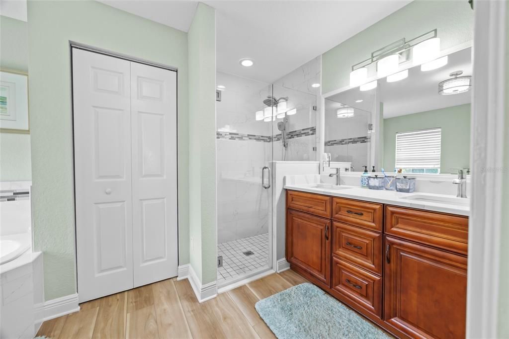 Active With Contract: $433,000 (3 beds, 2 baths, 1959 Square Feet)