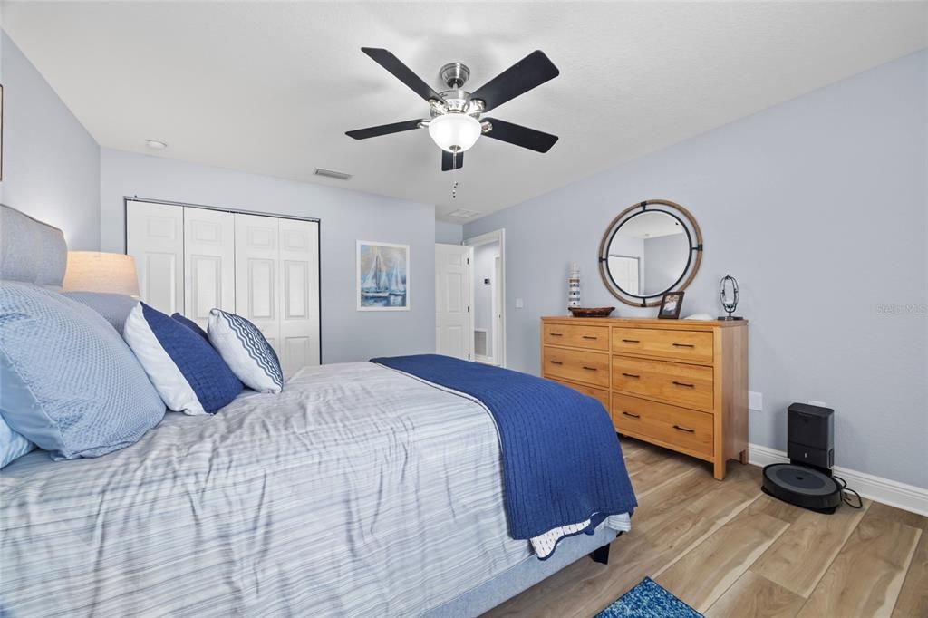 Active With Contract: $433,000 (3 beds, 2 baths, 1959 Square Feet)