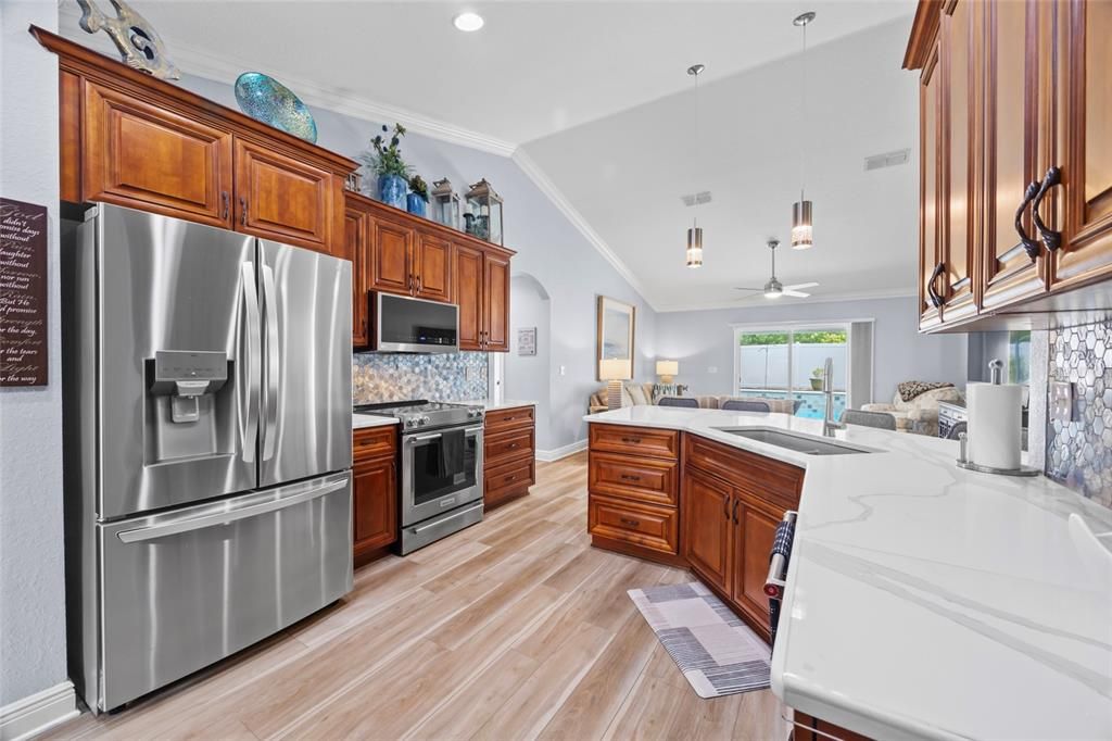 Active With Contract: $433,000 (3 beds, 2 baths, 1959 Square Feet)