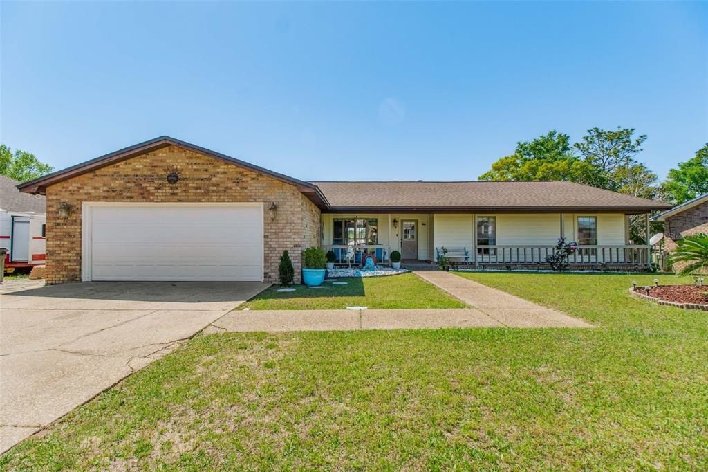 Recently Sold: $349,000 (4 beds, 2 baths, 2171 Square Feet)