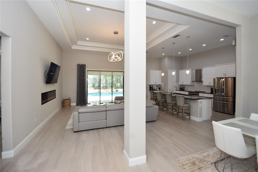 出租: $4,800 (3 贝兹, 3 浴室, 2012 平方英尺)