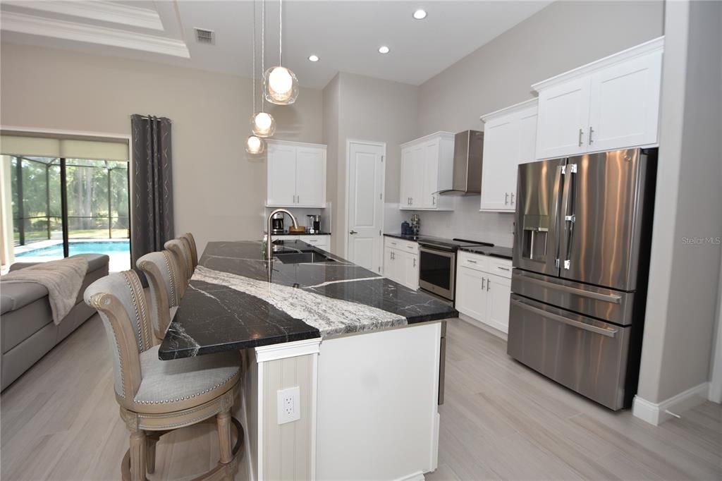 出租: $4,800 (3 贝兹, 3 浴室, 2012 平方英尺)