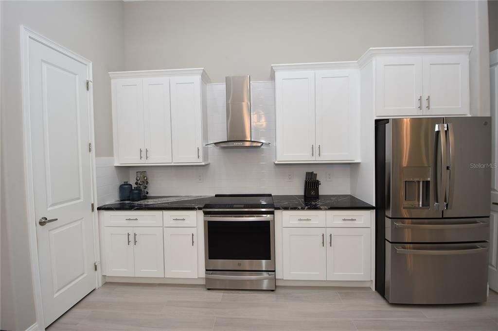 出租: $4,800 (3 贝兹, 3 浴室, 2012 平方英尺)