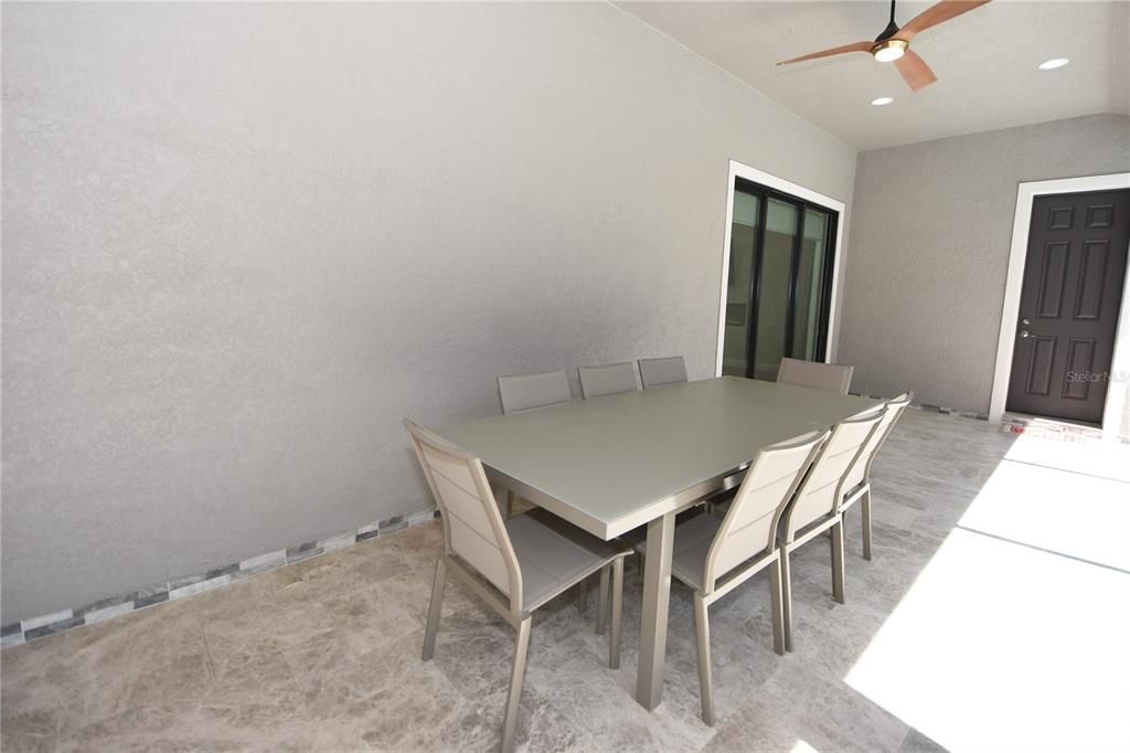 出租: $4,800 (3 贝兹, 3 浴室, 2012 平方英尺)