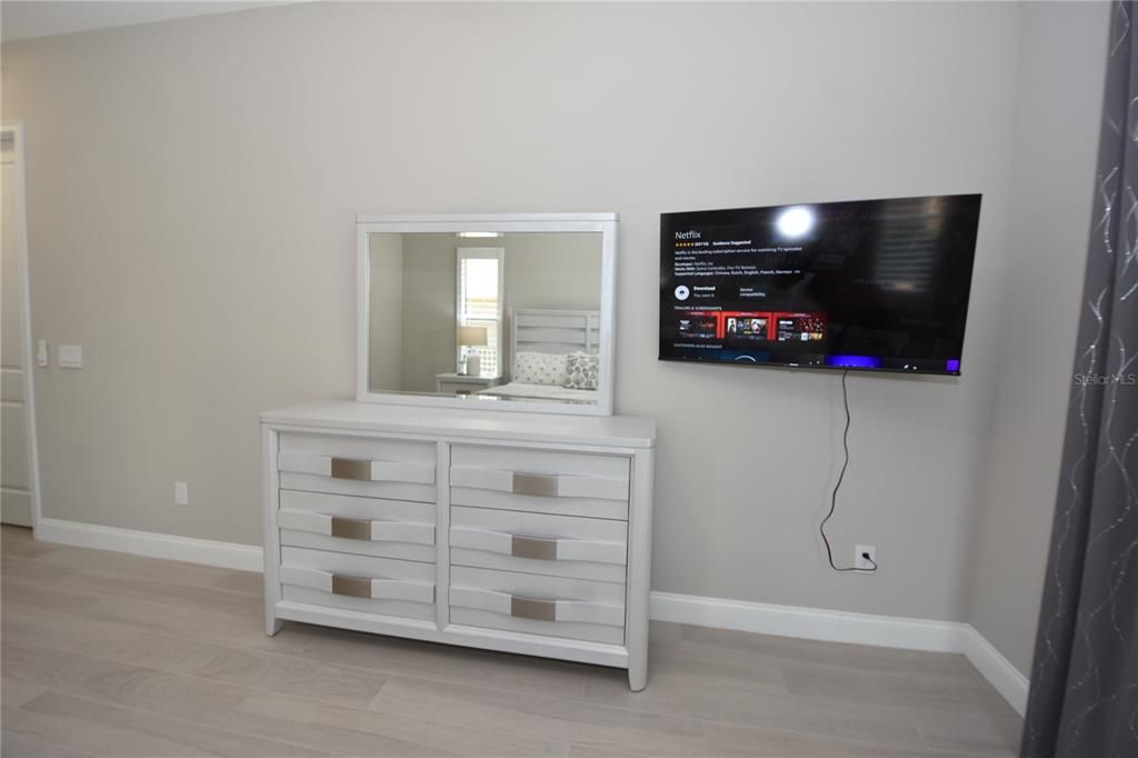 出租: $4,800 (3 贝兹, 3 浴室, 2012 平方英尺)