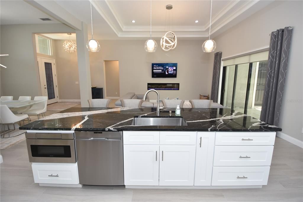 出租: $4,800 (3 贝兹, 3 浴室, 2012 平方英尺)