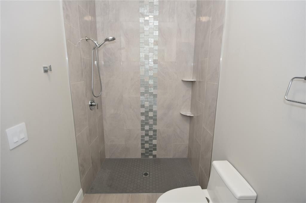 出租: $4,800 (3 贝兹, 3 浴室, 2012 平方英尺)