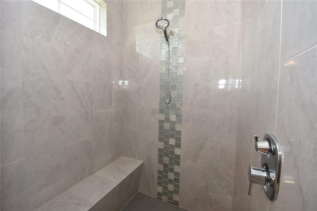 出租: $4,800 (3 贝兹, 3 浴室, 2012 平方英尺)