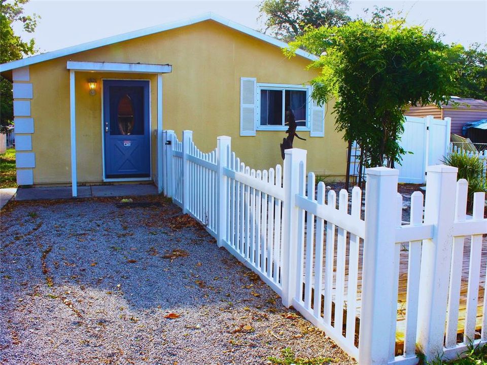 Recently Rented: $1,900 (3 beds, 2 baths, 1066 Square Feet)