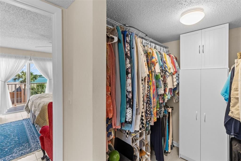 En Venta: $330,000 (2 camas, 2 baños, 1100 Pies cuadrados)