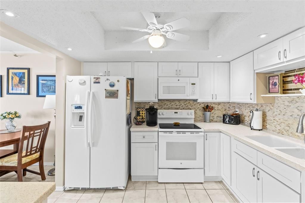 En Venta: $330,000 (2 camas, 2 baños, 1100 Pies cuadrados)