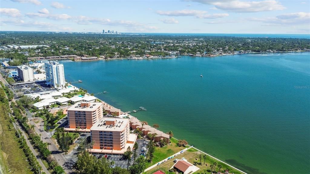 En Venta: $330,000 (2 camas, 2 baños, 1100 Pies cuadrados)