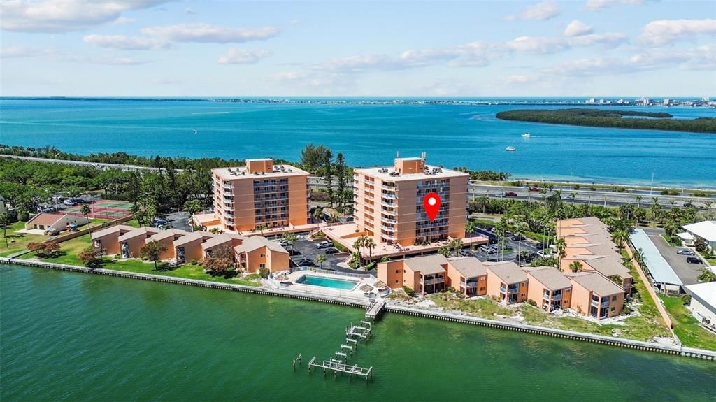 En Venta: $330,000 (2 camas, 2 baños, 1100 Pies cuadrados)