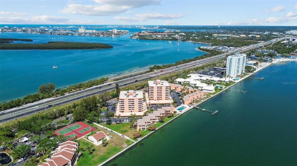 En Venta: $330,000 (2 camas, 2 baños, 1100 Pies cuadrados)