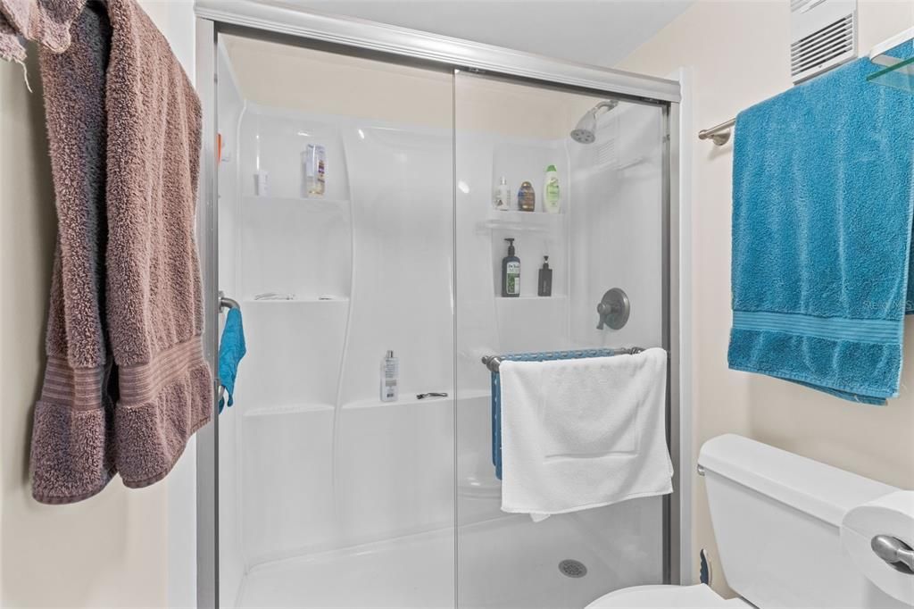 En Venta: $330,000 (2 camas, 2 baños, 1100 Pies cuadrados)