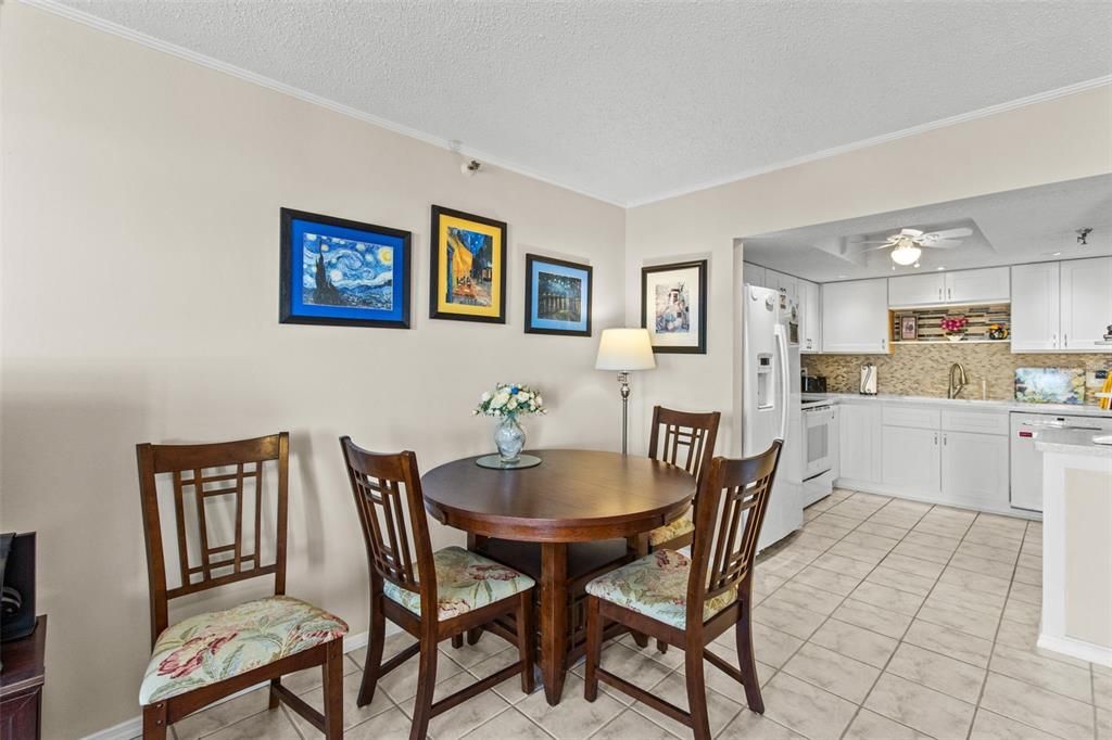 En Venta: $330,000 (2 camas, 2 baños, 1100 Pies cuadrados)