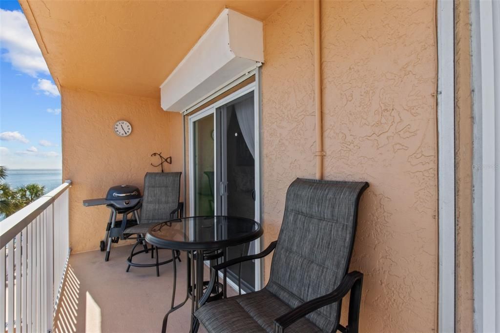 En Venta: $330,000 (2 camas, 2 baños, 1100 Pies cuadrados)