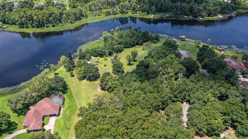 待售: $1,395,000 (6.46 acres)