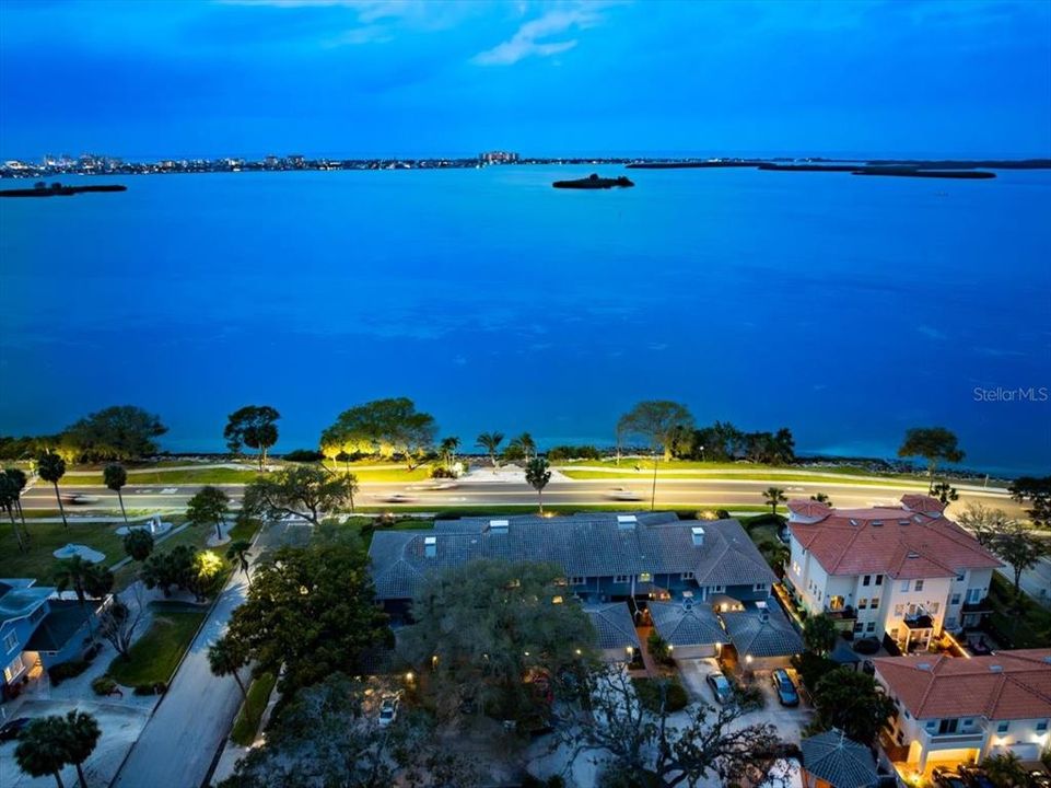 For Sale: $1,299,000 (3 beds, 2 baths, 2200 Square Feet)