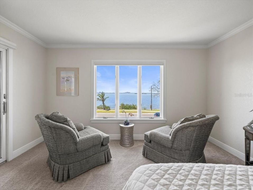 For Sale: $1,299,000 (3 beds, 2 baths, 2200 Square Feet)