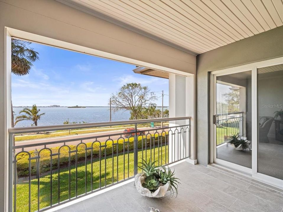 For Sale: $1,299,000 (3 beds, 2 baths, 2200 Square Feet)