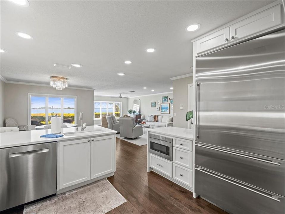 For Sale: $1,299,000 (3 beds, 2 baths, 2200 Square Feet)