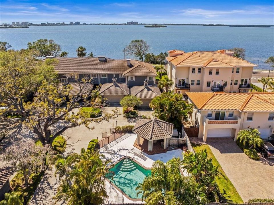 For Sale: $1,299,000 (3 beds, 2 baths, 2200 Square Feet)