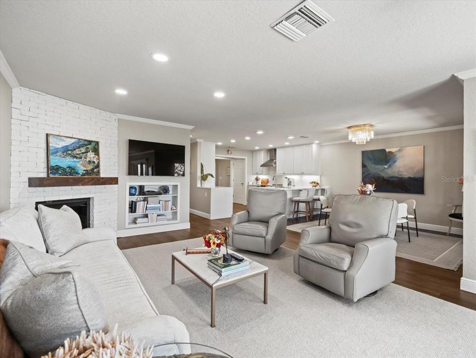 For Sale: $1,299,000 (3 beds, 2 baths, 2200 Square Feet)