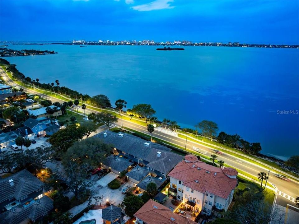 For Sale: $1,299,000 (3 beds, 2 baths, 2200 Square Feet)