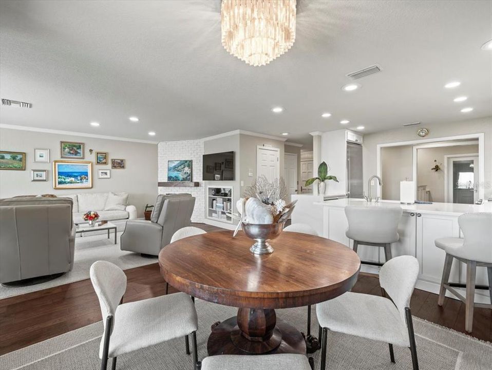 For Sale: $1,299,000 (3 beds, 2 baths, 2200 Square Feet)