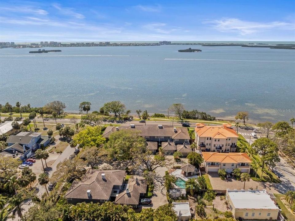 For Sale: $1,299,000 (3 beds, 2 baths, 2200 Square Feet)