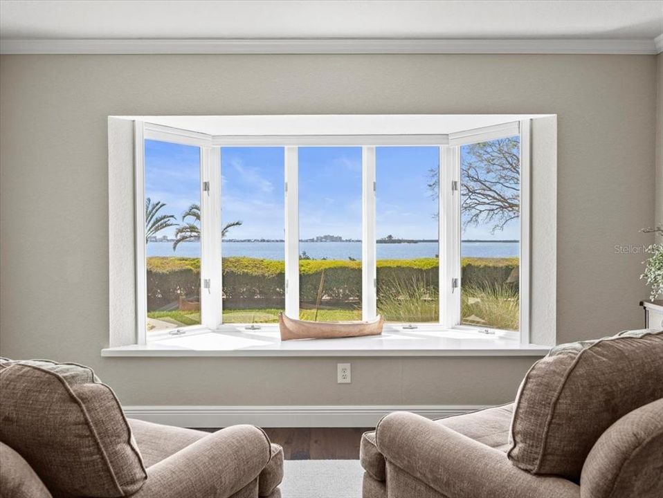 For Sale: $1,299,000 (3 beds, 2 baths, 2200 Square Feet)