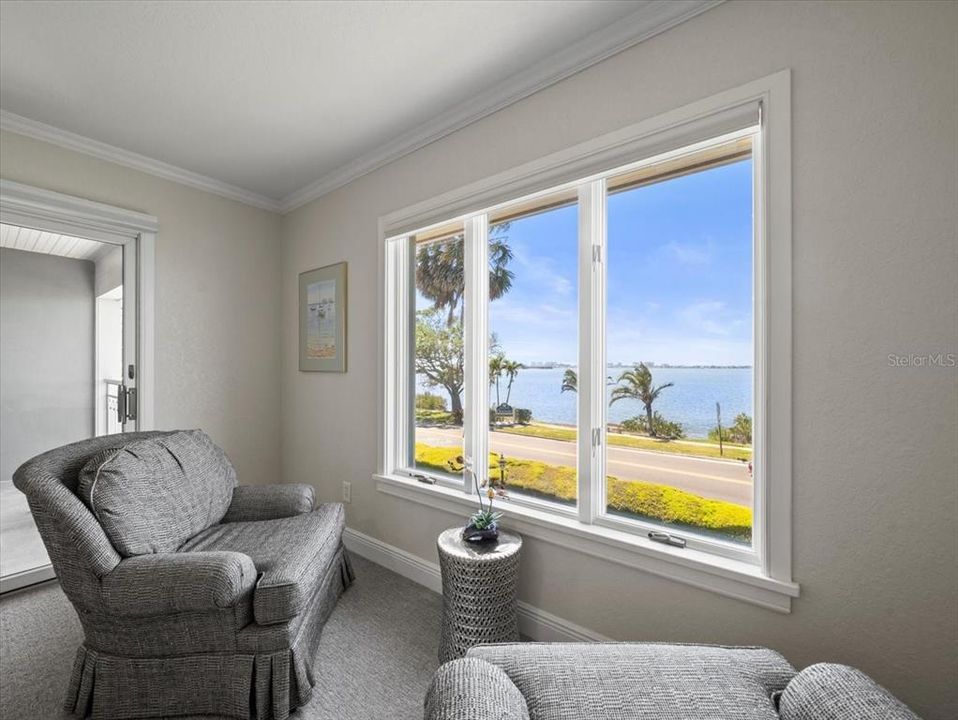 For Sale: $1,299,000 (3 beds, 2 baths, 2200 Square Feet)