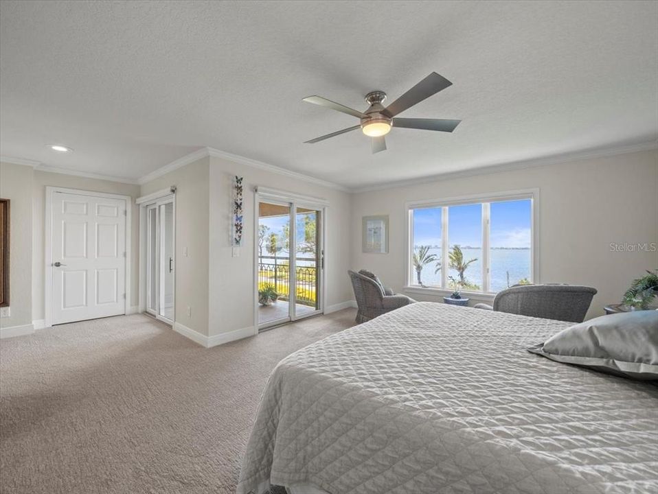 For Sale: $1,299,000 (3 beds, 2 baths, 2200 Square Feet)