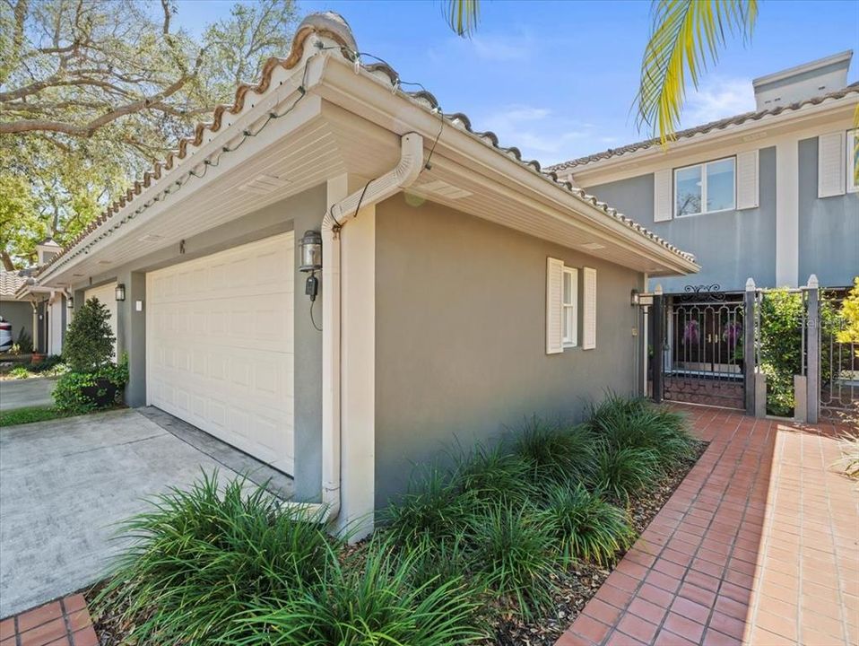 For Sale: $1,299,000 (3 beds, 2 baths, 2200 Square Feet)