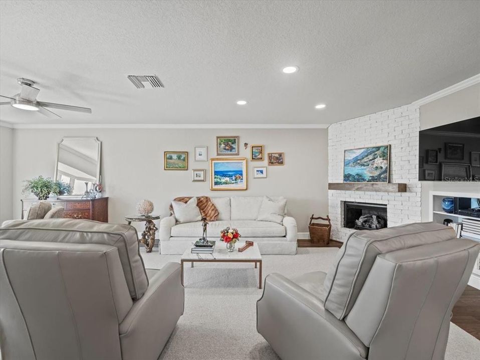 For Sale: $1,299,000 (3 beds, 2 baths, 2200 Square Feet)